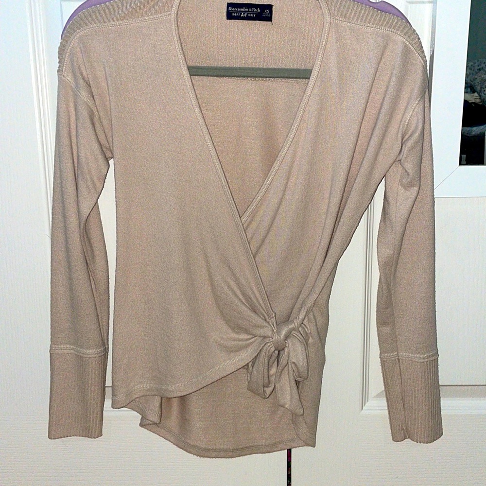 Abercrombie and Fitch wrap top